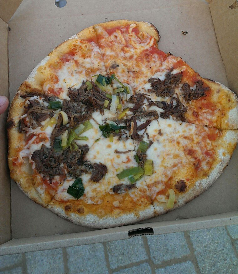 fired-up-feasts-lamb-and-leek-pizza