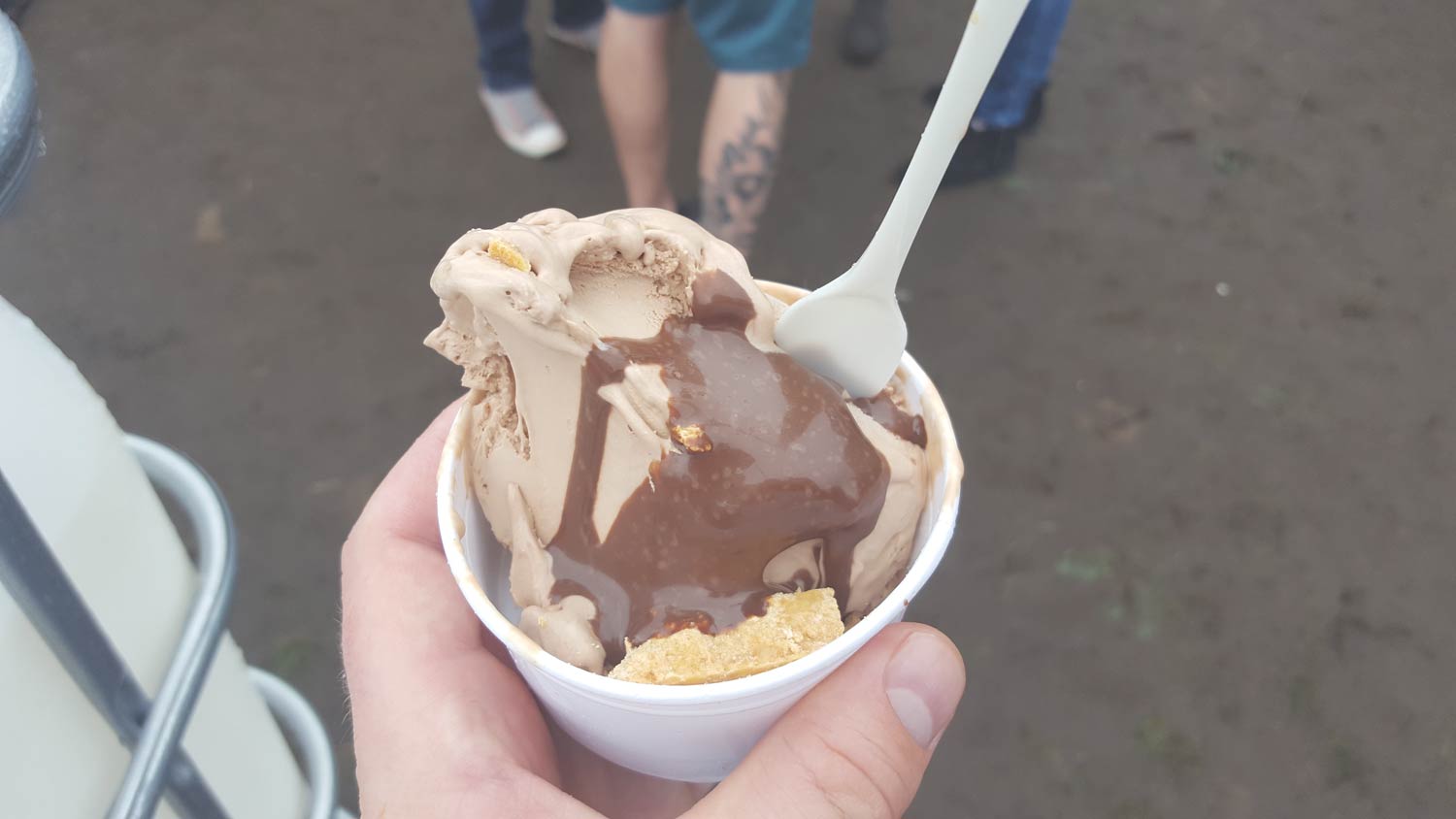 science-cream-chocolate-liquid-nitrogen-ice-cream---street-food-circus-cardiff-2016