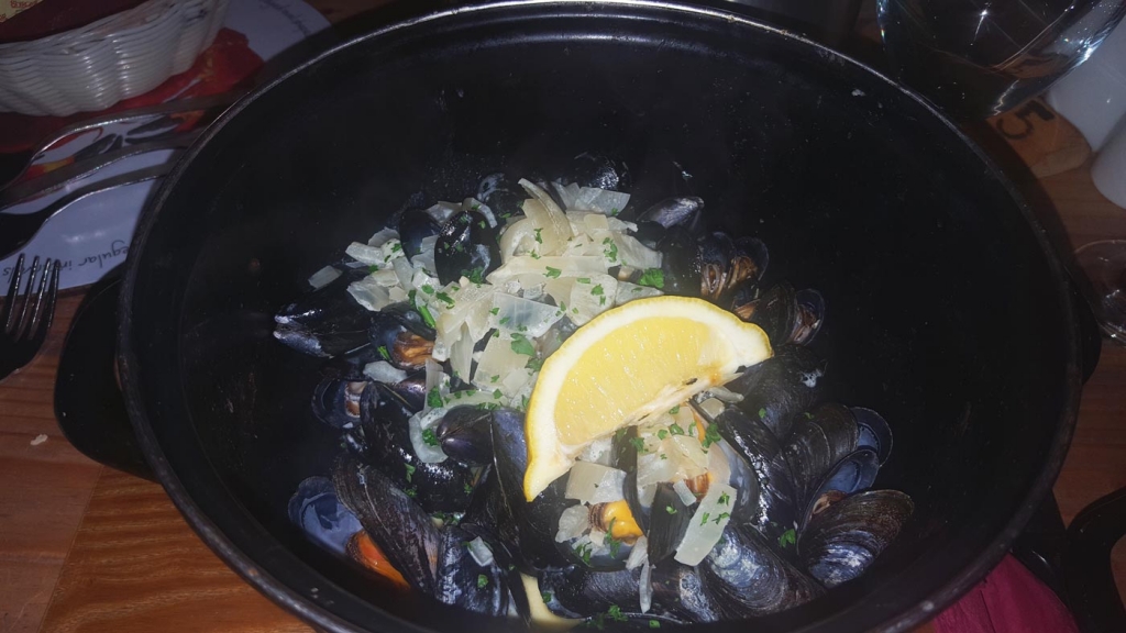 thelobsterpotangleseymuscles Tees n Cheese